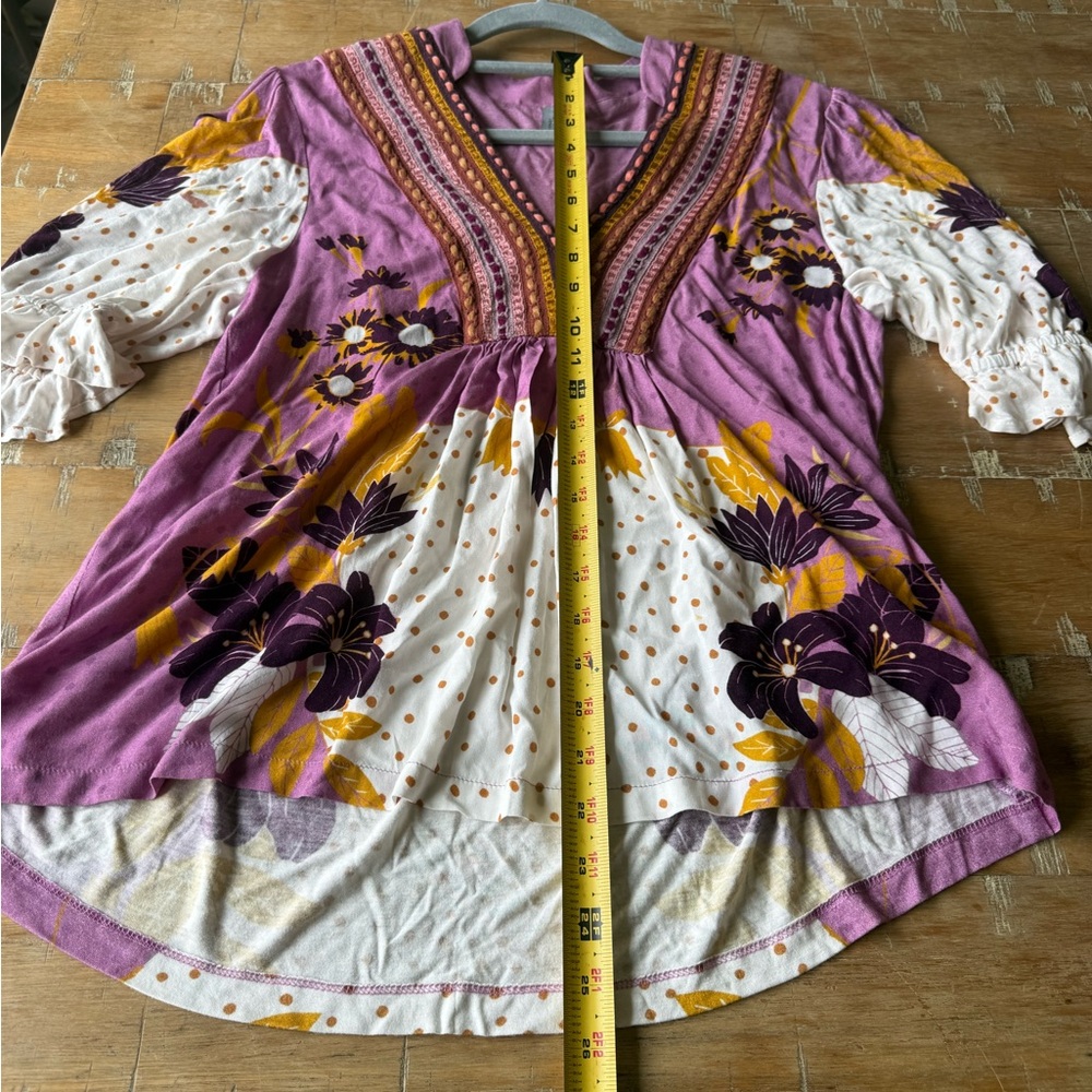 Blank by London Floral V-Neck Peplum Embroidered Tunic in Dusty Purple and Cream - Picture 8 of 8